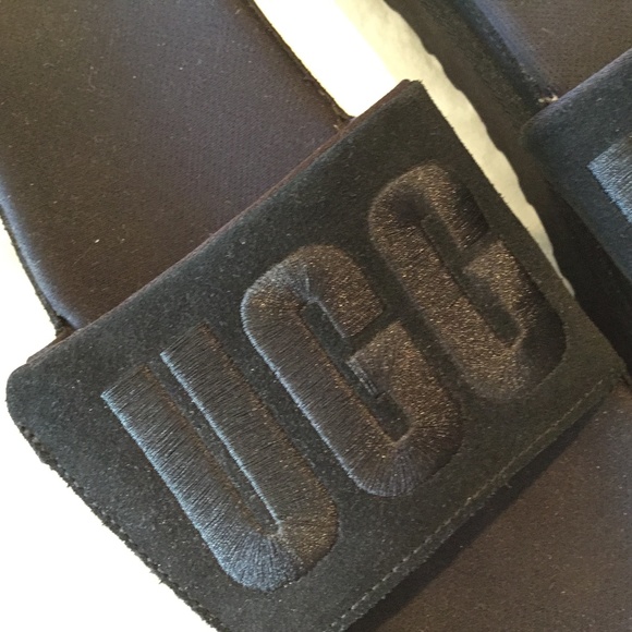 UGG Laton Black Slides - Picture 4 of 6